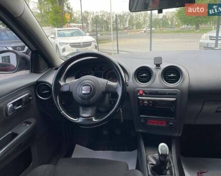 Сірий Сеат Cordoba, об'ємом двигуна 1.98 л та пробігом 215 тис. км за 4900 $, фото 29 на Automoto.ua