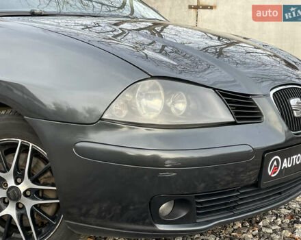 Серый Сеат Кордоба, объемом двигателя 1.98 л и пробегом 268 тыс. км за 4290 $, фото 2 на Automoto.ua