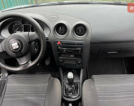 Сірий Сеат Cordoba, об'ємом двигуна 1.98 л та пробігом 205 тис. км за 3500 $, фото 4 на Automoto.ua