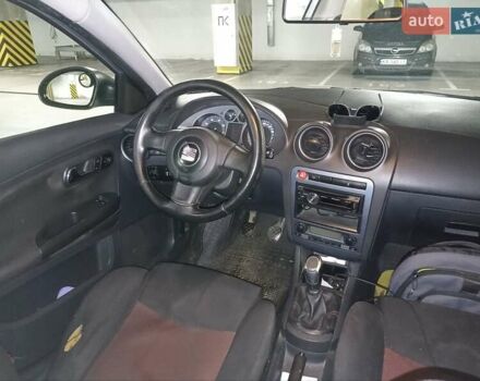 Серый Сеат Кордоба, объемом двигателя 1.98 л и пробегом 273 тыс. км за 4200 $, фото 5 на Automoto.ua