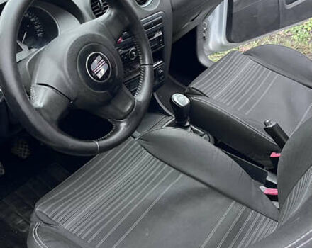 Сірий Сеат Cordoba, об'ємом двигуна 1.98 л та пробігом 205 тис. км за 3500 $, фото 3 на Automoto.ua