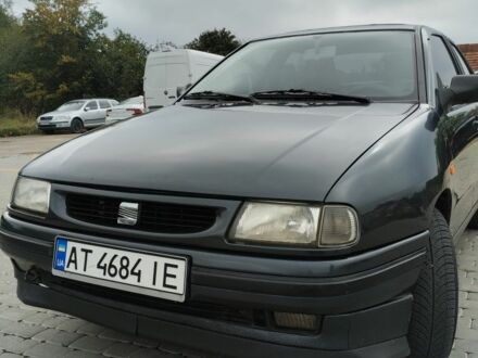 Сеат Cordoba 1994 у Коломые на Automoto.ua Сірий Сеат Cordoba, об'ємом двигуна 1.8 л та пробігом 350 тис. км за 1500 $, фото 1 на Automoto.ua