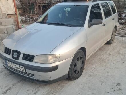 Сеат Cordoba 2002 у Вышгороде на Automoto.ua Сірий Сеат Cordoba, об'ємом двигуна 1.4 л та пробігом 300 тис. км за 3300 $, фото 1 на Automoto.ua