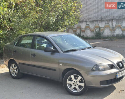 Сірий Сеат Cordoba, об'ємом двигуна 1.39 л та пробігом 261 тис. км за 4800 $, фото 1 на Automoto.ua