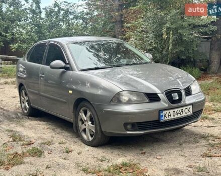 Сірий Сеат Cordoba, об'ємом двигуна 1.98 л та пробігом 330 тис. км за 3000 $, фото 1 на Automoto.ua
