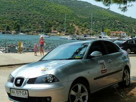 Сеат Cordoba 2008 у Києві на Automoto.ua Сірий Сеат Cordoba, об'ємом двигуна 2 л та пробігом 233 тис. км за 4300 $, фото 1 на Automoto.ua