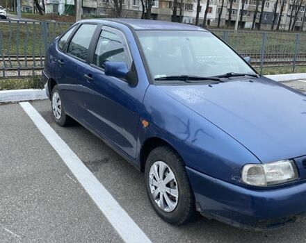Синий Сеат Кордоба, объемом двигателя 1.4 л и пробегом 260 тыс. км за 1300 $, фото 3 на Automoto.ua