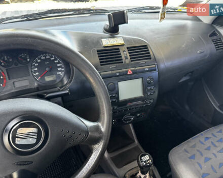 Синий Сеат Кордоба, объемом двигателя 1.4 л и пробегом 200 тыс. км за 2200 $, фото 13 на Automoto.ua