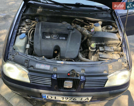 Синий Сеат Кордоба, объемом двигателя 1.6 л и пробегом 150 тыс. км за 3999 $, фото 10 на Automoto.ua