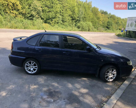 Синий Сеат Кордоба, объемом двигателя 1.6 л и пробегом 150 тыс. км за 3999 $, фото 6 на Automoto.ua