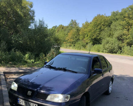 Синий Сеат Кордоба, объемом двигателя 1.6 л и пробегом 150 тыс. км за 3999 $, фото 5 на Automoto.ua