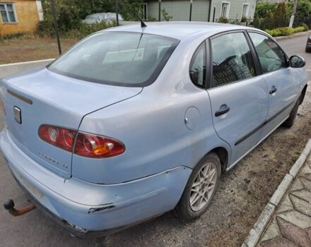 Синий Сеат Кордоба, объемом двигателя 1.4 л и пробегом 250 тыс. км за 1500 $, фото 3 на Automoto.ua