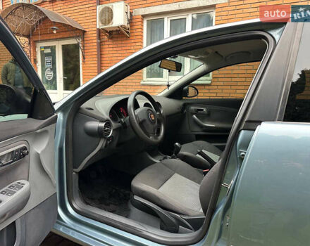 Синий Сеат Кордоба, объемом двигателя 1.39 л и пробегом 195 тыс. км за 3999 $, фото 5 на Automoto.ua