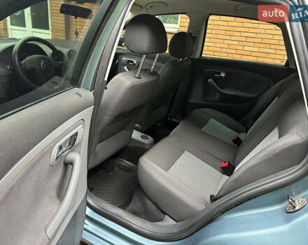 Синий Сеат Кордоба, объемом двигателя 1.39 л и пробегом 195 тыс. км за 3999 $, фото 9 на Automoto.ua