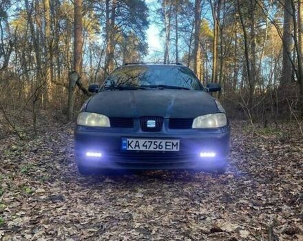 Синий Сеат Кордоба, объемом двигателя 1.39 л и пробегом 355 тыс. км за 2250 $, фото 1 на Automoto.ua