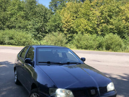 Синий Сеат Кордоба, объемом двигателя 1.6 л и пробегом 150 тыс. км за 3999 $, фото 1 на Automoto.ua