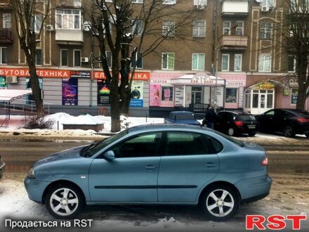 Синій Сеат Cordoba, об'ємом двигуна 2 л та пробігом 270 тис. км за 3200 $, фото 1 на Automoto.ua