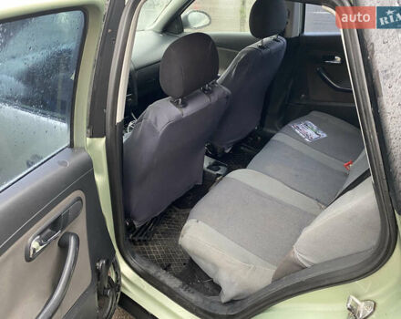 Зеленый Сеат Кордоба, объемом двигателя 1.4 л и пробегом 263 тыс. км за 2250 $, фото 6 на Automoto.ua