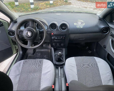Зелений Сеат Cordoba, об'ємом двигуна 1.4 л та пробігом 400 тис. км за 2500 $, фото 12 на Automoto.ua