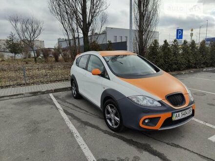 Сеат Фрітрек 2014 у Києві на Automoto.ua Білий Сеат Фрітрек, об'ємом двигуна 2 л та пробігом 147 тис. км за 12500 $, фото 1 на Automoto.ua