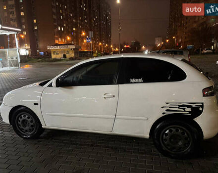 Белый Сеат Ибица, объемом двигателя 1.98 л и пробегом 231 тыс. км за 4300 $, фото 5 на Automoto.ua