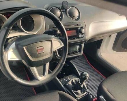 Белый Сеат Ибица, объемом двигателя 1.39 л и пробегом 203 тыс. км за 5598 $, фото 10 на Automoto.ua