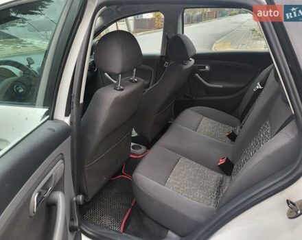 Белый Сеат Ибица, объемом двигателя 1.2 л и пробегом 192 тыс. км за 3900 $, фото 6 на Automoto.ua