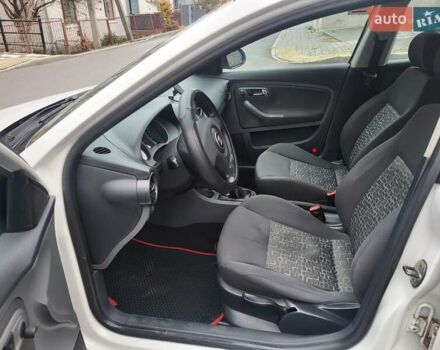 Белый Сеат Ибица, объемом двигателя 1.2 л и пробегом 192 тыс. км за 3900 $, фото 5 на Automoto.ua