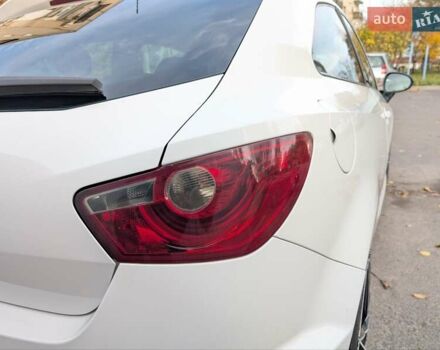 Білий Сеат Ibiza, об'ємом двигуна 1.39 л та пробігом 250 тис. км за 7200 $, фото 2 на Automoto.ua