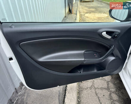 Белый Сеат Ибица, объемом двигателя 1.4 л и пробегом 187 тыс. км за 8550 $, фото 15 на Automoto.ua