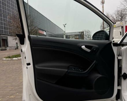 Білий Сеат Ibiza, об'ємом двигуна 1.4 л та пробігом 202 тис. км за 7800 $, фото 23 на Automoto.ua