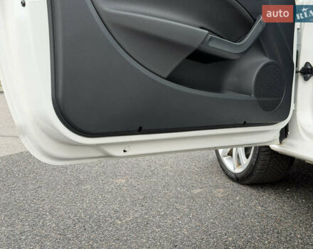 Белый Сеат Ибица, объемом двигателя 1.4 л и пробегом 198 тыс. км за 8111 $, фото 30 на Automoto.ua