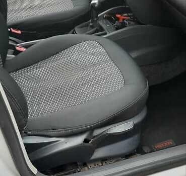 Белый Сеат Ибица, объемом двигателя 1.2 л и пробегом 200 тыс. км за 6000 $, фото 6 на Automoto.ua