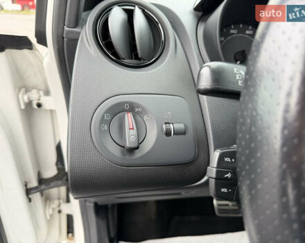 Белый Сеат Ибица, объемом двигателя 1.4 л и пробегом 198 тыс. км за 8111 $, фото 41 на Automoto.ua