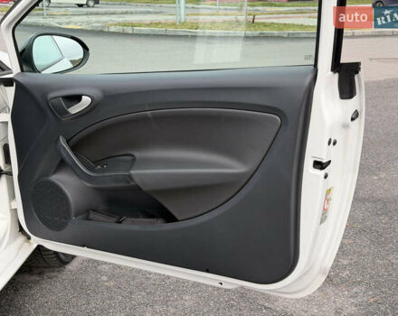 Белый Сеат Ибица, объемом двигателя 1.4 л и пробегом 198 тыс. км за 8111 $, фото 49 на Automoto.ua