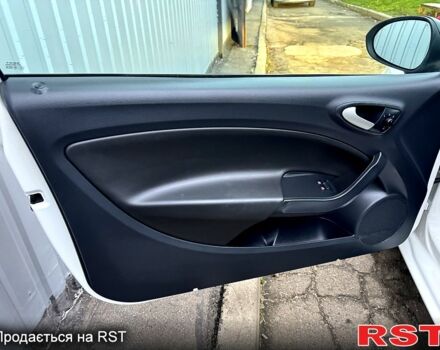 Белый Сеат Ибица, объемом двигателя 1.4 л и пробегом 187 тыс. км за 8550 $, фото 7 на Automoto.ua