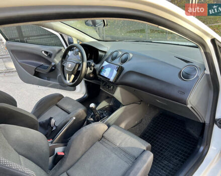 Білий Сеат Ibiza, об'ємом двигуна 1.39 л та пробігом 99 тис. км за 3900 $, фото 16 на Automoto.ua