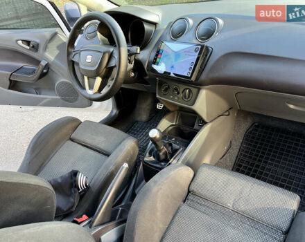 Білий Сеат Ibiza, об'ємом двигуна 1.39 л та пробігом 99 тис. км за 3900 $, фото 14 на Automoto.ua