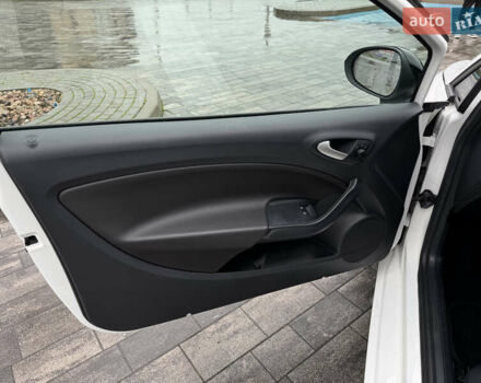 Білий Сеат Ibiza, об'ємом двигуна 1.4 л та пробігом 156 тис. км за 8200 $, фото 32 на Automoto.ua