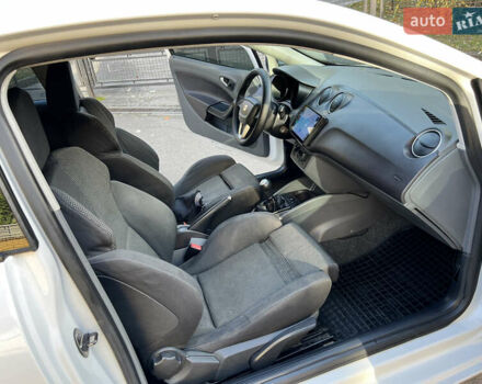 Білий Сеат Ibiza, об'ємом двигуна 1.39 л та пробігом 99 тис. км за 3900 $, фото 13 на Automoto.ua