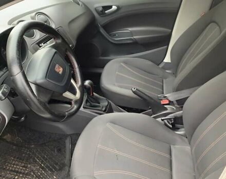 Белый Сеат Ибица, объемом двигателя 1.39 л и пробегом 140 тыс. км за 5000 $, фото 3 на Automoto.ua