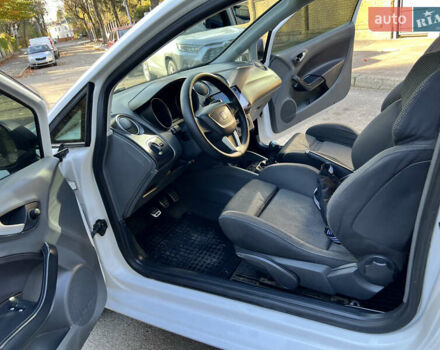 Білий Сеат Ibiza, об'ємом двигуна 1.39 л та пробігом 99 тис. км за 3900 $, фото 21 на Automoto.ua