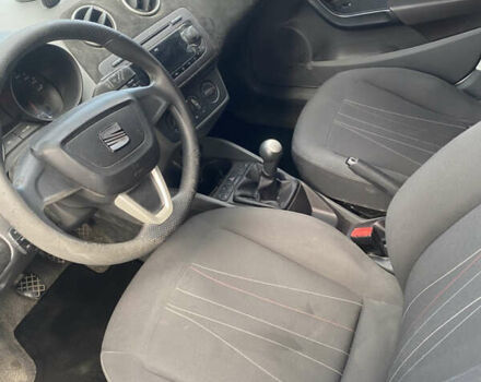 Белый Сеат Ибица, объемом двигателя 1.2 л и пробегом 270 тыс. км за 5400 $, фото 4 на Automoto.ua