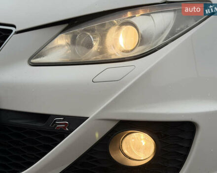 Белый Сеат Ибица, объемом двигателя 0 л и пробегом 193 тыс. км за 9300 $, фото 4 на Automoto.ua