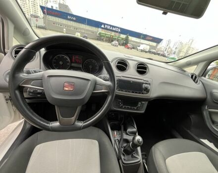 Белый Сеат Ибица, объемом двигателя 1.4 л и пробегом 170 тыс. км за 7000 $, фото 5 на Automoto.ua