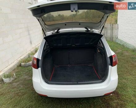 Сеат Ибица 2013 в Киеве на Automoto.ua Белый Сеат Ибица, объемом двигателя 1.2 л и пробегом 224 тыс. км за 5600 $, фото 10 на Automoto.ua