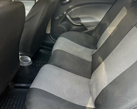 Белый Сеат Ибица, объемом двигателя 1.39 л и пробегом 180 тыс. км за 7500 $, фото 3 на Automoto.ua