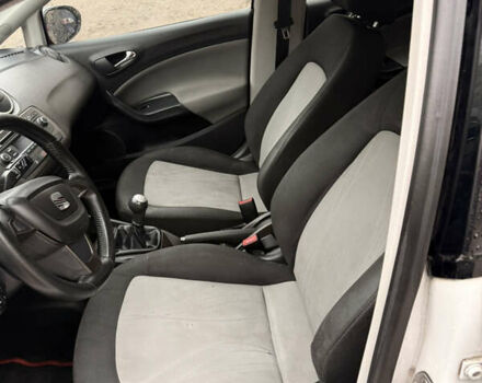 Белый Сеат Ибица, объемом двигателя 1.39 л и пробегом 210 тыс. км за 6400 $, фото 24 на Automoto.ua