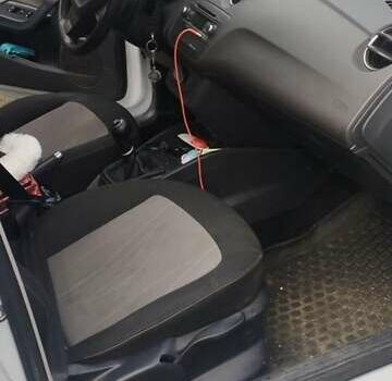 Белый Сеат Ибица, объемом двигателя 1.4 л и пробегом 117 тыс. км за 6553 $, фото 7 на Automoto.ua