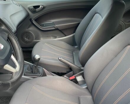 Белый Сеат Ибица, объемом двигателя 1.4 л и пробегом 144 тыс. км за 4800 $, фото 5 на Automoto.ua